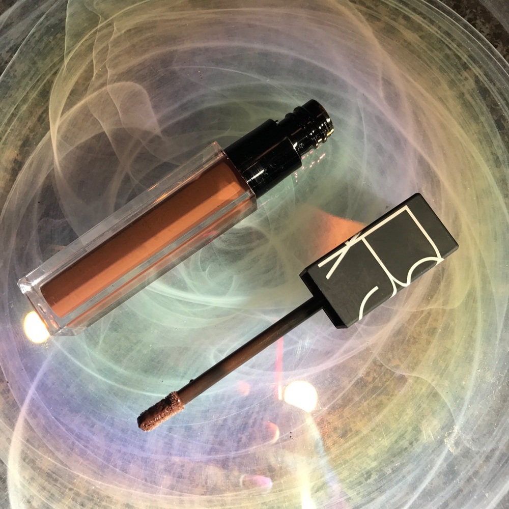 NARS Velvet Lip Glide in Area