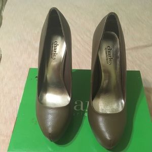 CHARLES DAVID brown platform pumps