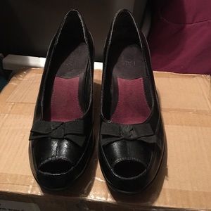 Black Aerology by Aerosoles Heels