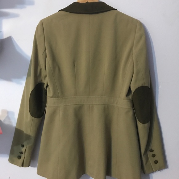 Tan suits - Picture 3 of 4