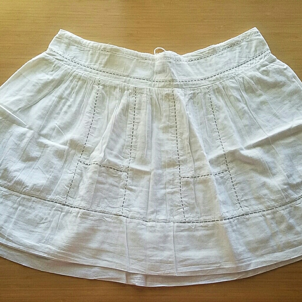 AE White Skirt