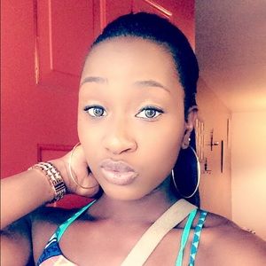 Meet your Posher, Sheena