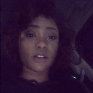 Meet your Posher, Cassandra