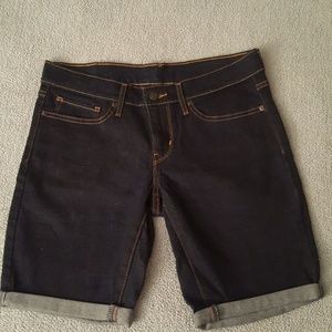 Levi's shorts size 27