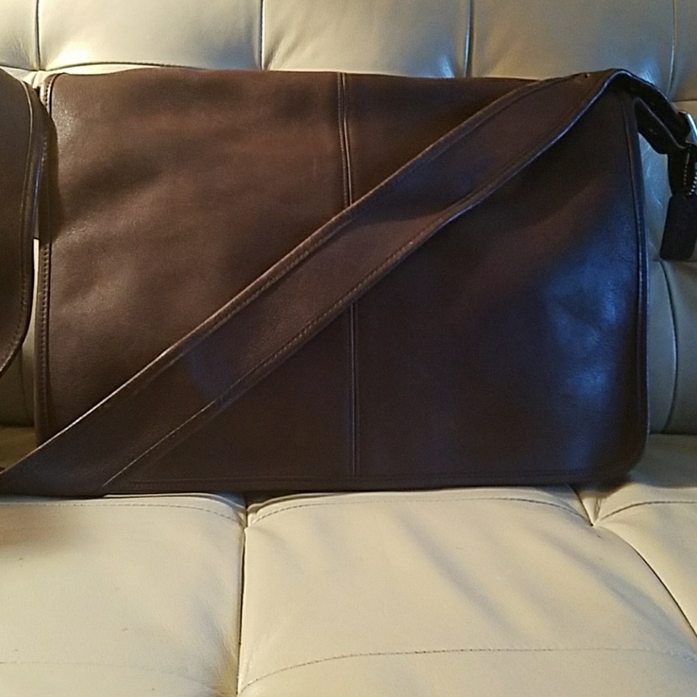 Vintage Coach XL Brown Leather CrossBody Messenger