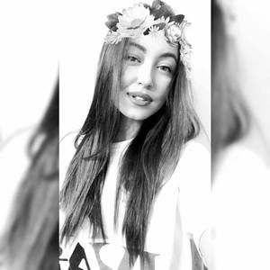 Meet your Posher, Amalia