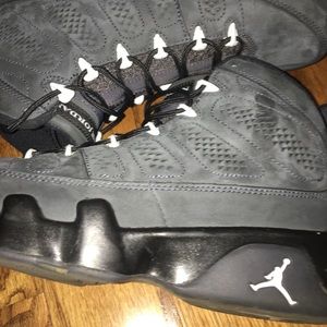 100% authentic, amazing condition, solid 9.5/10,