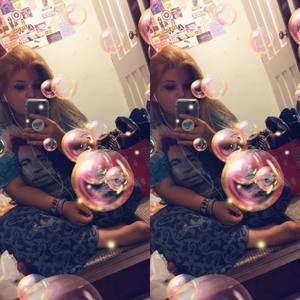 Meet your Posher, Dominique