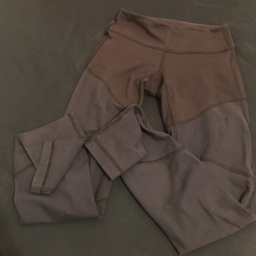 Lulu lemon leggings size 4 black/blue