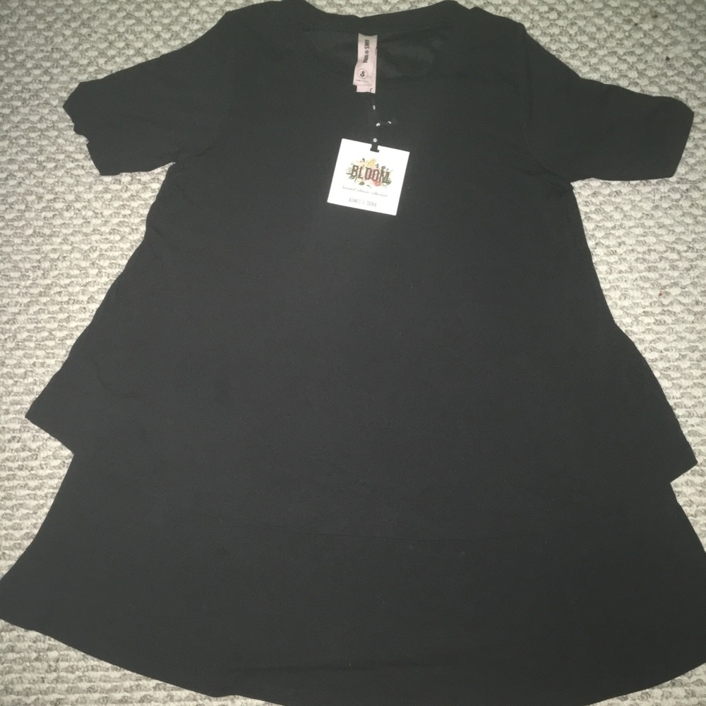Agnes and Dora Tiered Tunic with Half Sleeves