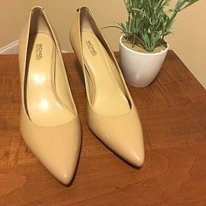 Michael Kors nude pumps