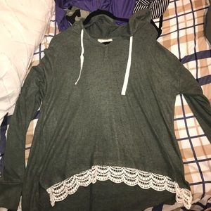 Hooded olive green Lon's sleeved T-shirt