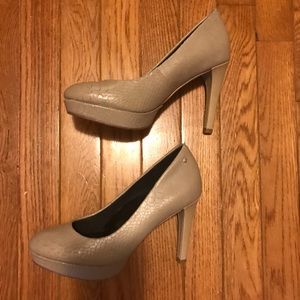 Rockport adripene by Adidas Grey heels like new