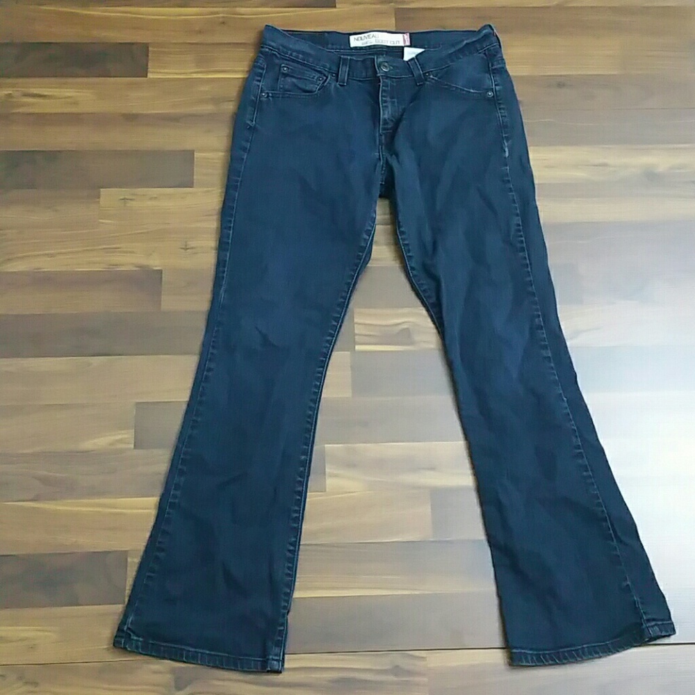 Levis 515 Nouveau Boot Cut Size 6 Short