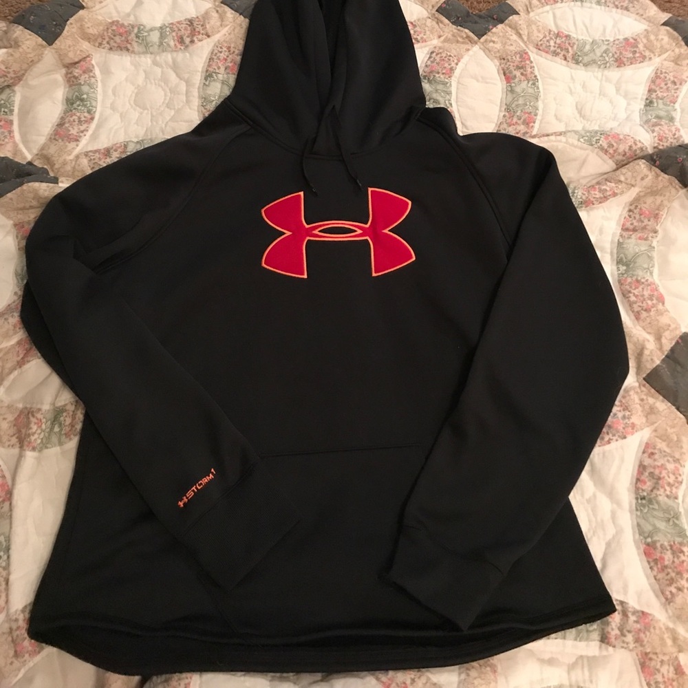 NWOT Under Armour hoodie