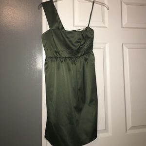 One shoulder green dress