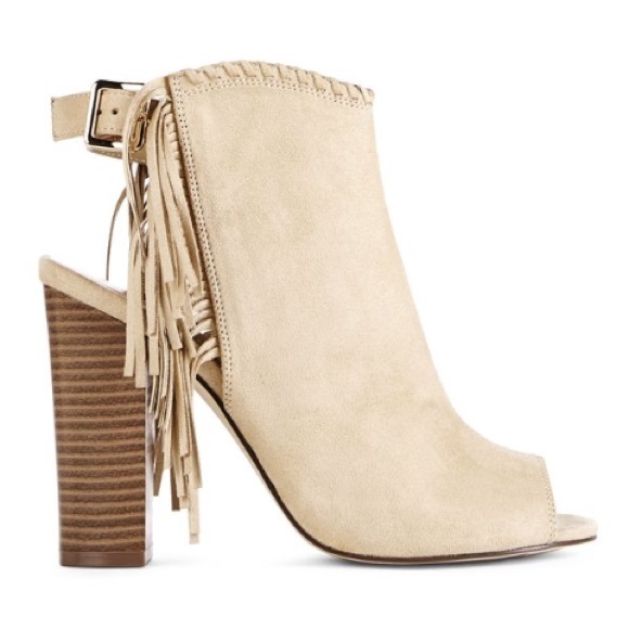 HP ๐ Taupe Fringe Booties - Picture 2 of 5