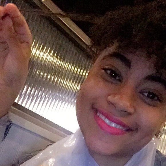 Meet your Posher, Chanelle - Picture 2 of 2