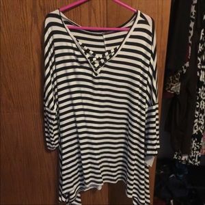 BNWT!! Black/white shirt