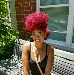 Meet your Posher, Laura