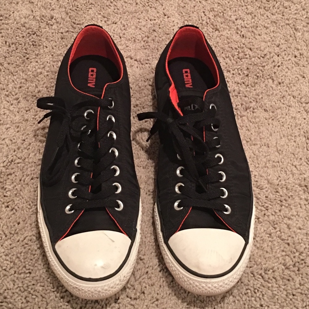 Black men's converse shoes