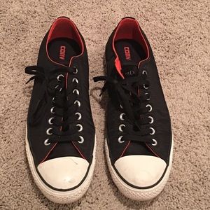 Black men's converse shoes