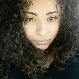 Meet your Posher, Aura