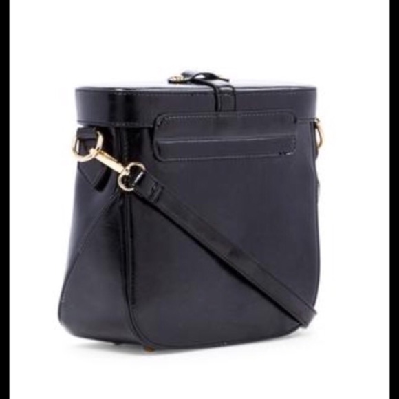 Vintage inspired crossbody - Picture 2 of 5