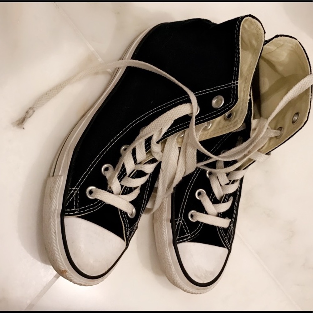 Black high top converse
