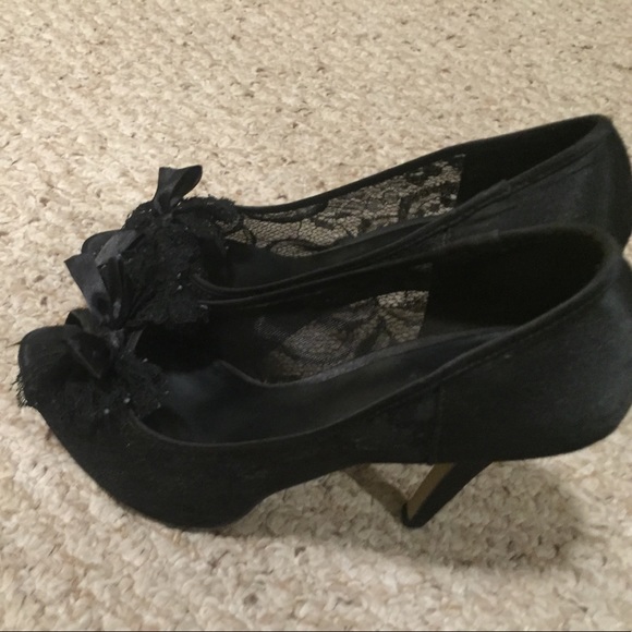 Aldo black lace platform heels - Picture 3 of 3