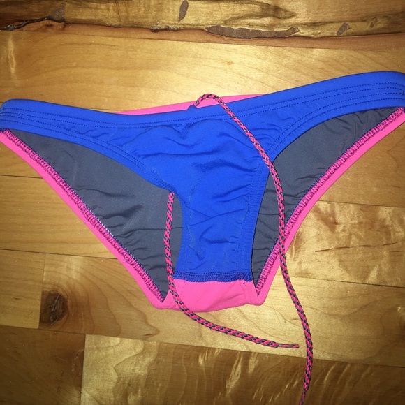 Jolyn tops and bottoms - Picture 2 of 5