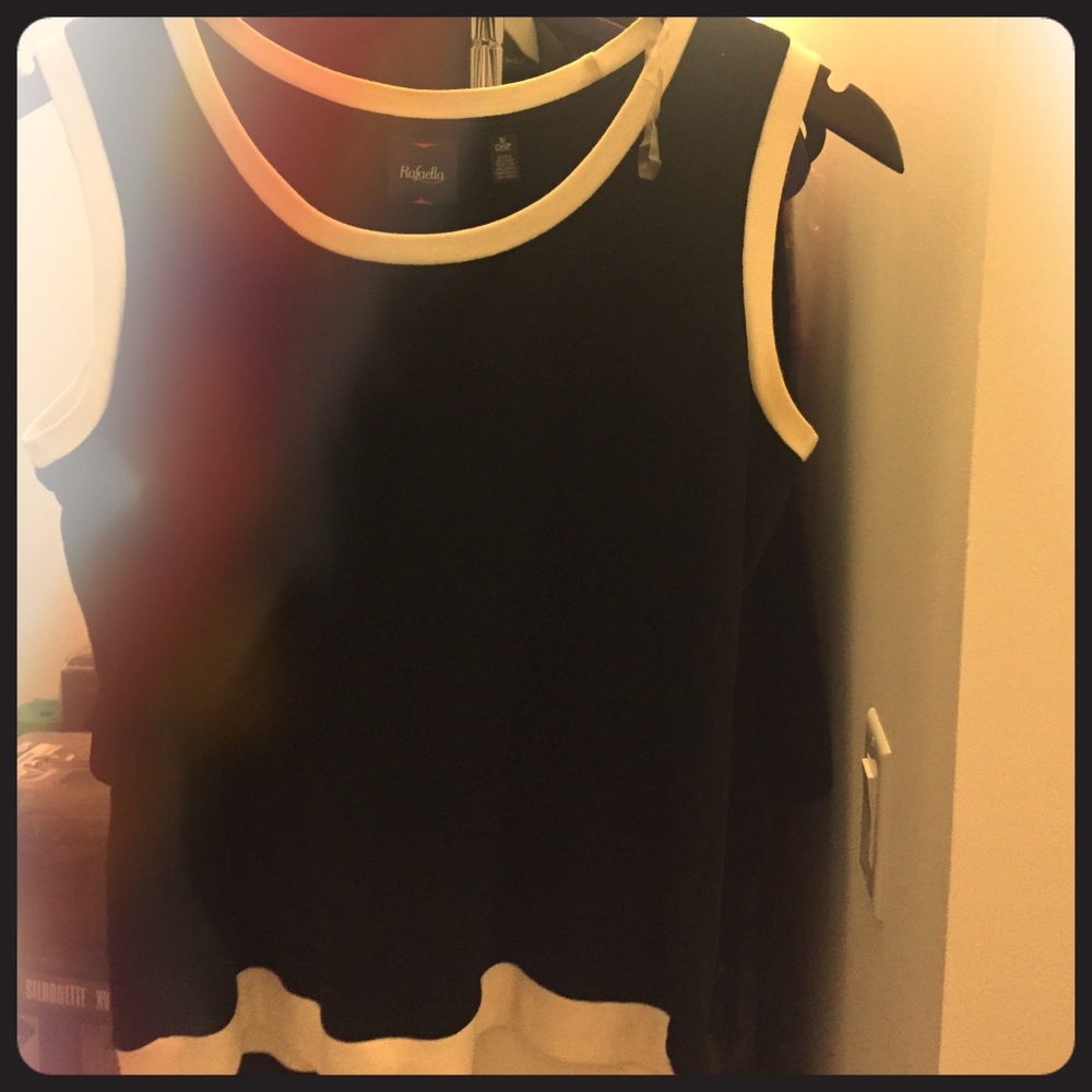 Black top size Small