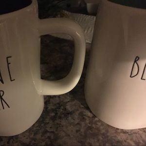 2 mugs