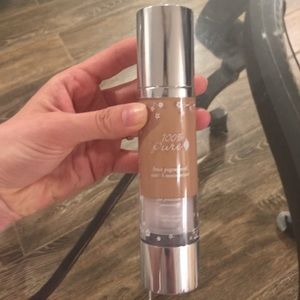 100% pure fruit pigmented tinted moisturizer