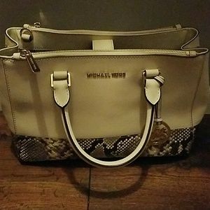 🔥🔥FIRE SALE TODAY AUTHENTIC MICHAEL KORS HANDBAG