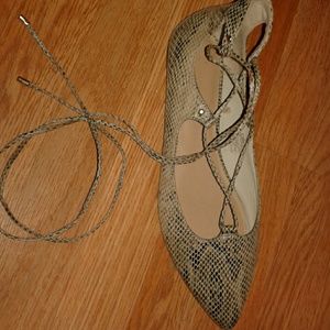 Old Navy pointed toe lace up flats