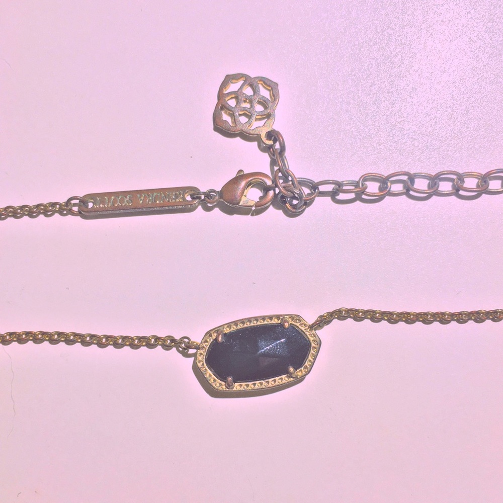 Kendra Scott Pendant