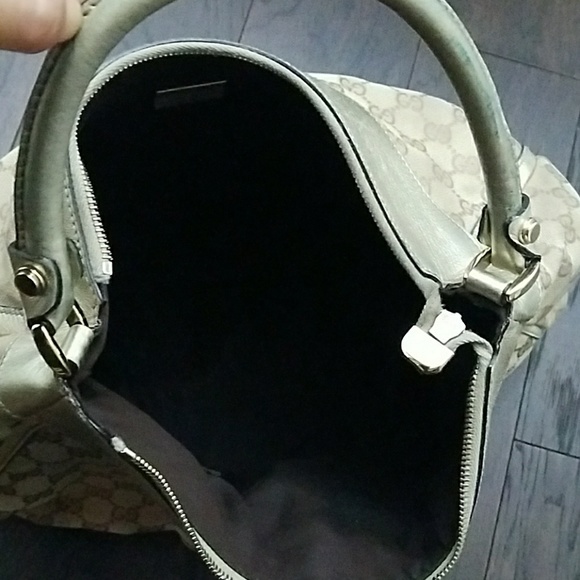 Gucci Distressed Gold Signature Large Purse - Picture 6 of 7