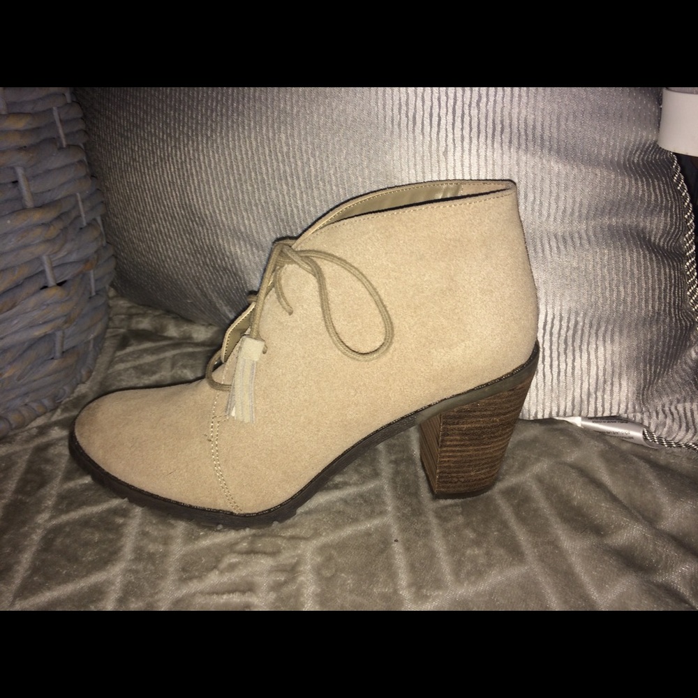 👌🏼Booties😍 OFFERS ACCEPTED🤗