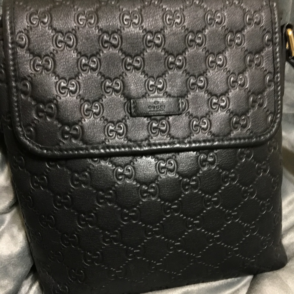 Gucci leather crossbody bag retired