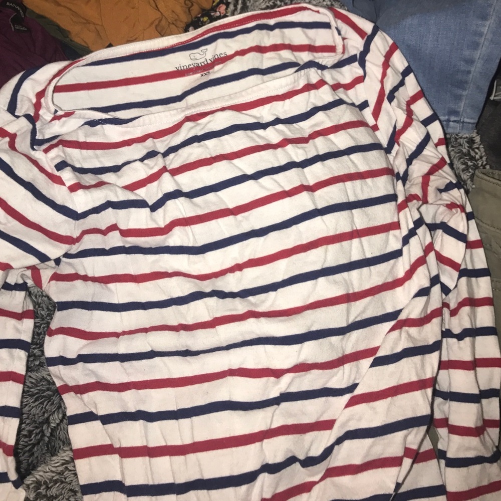 Cute vineyard vines top