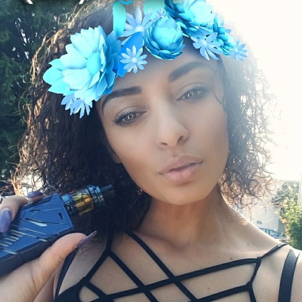 Meet your Posher, Casandra