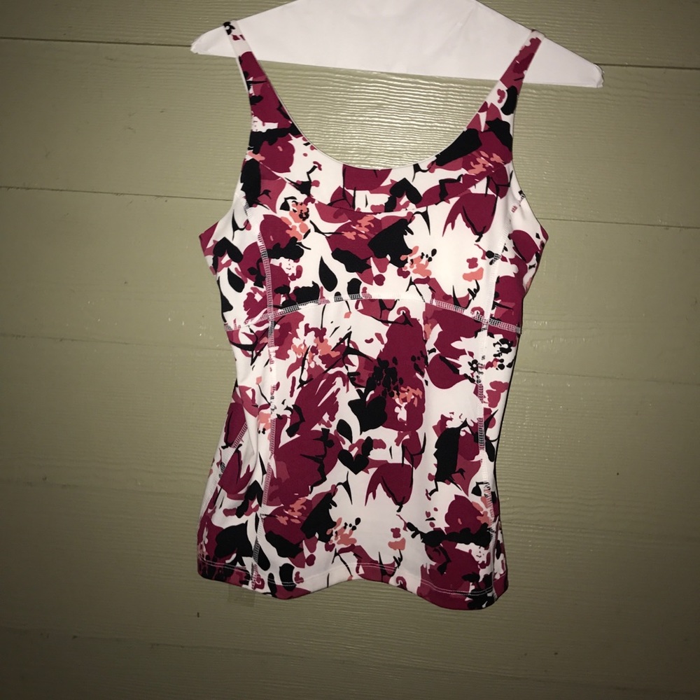 SOLD!! Tek Gear Yoga Top White w Built in Bra Sz L