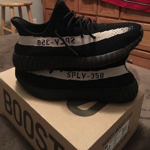 Yeezy v2 Oreo size 12