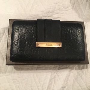 Gucci Guccissima Leather Black Clutch Wallet