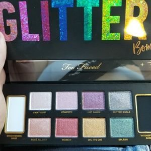 Too Faced Glitter bomb
