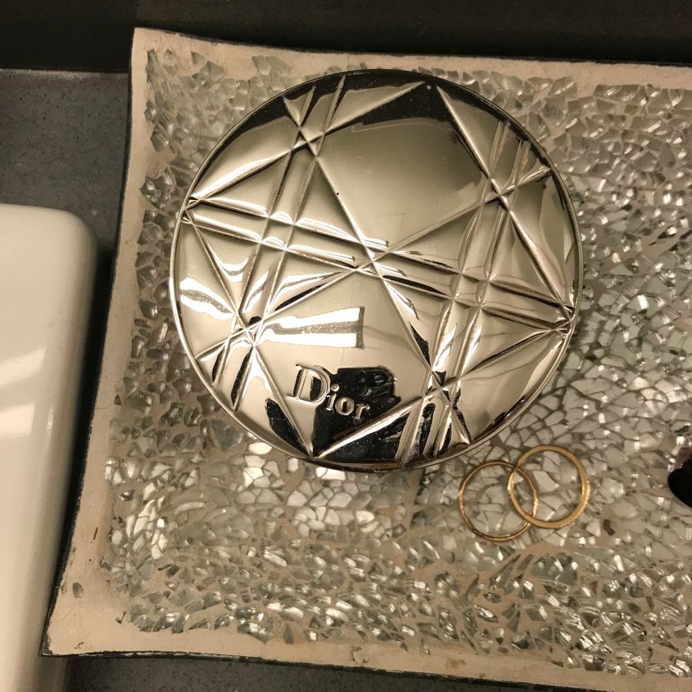 Dior skin nude air loose powder color 20