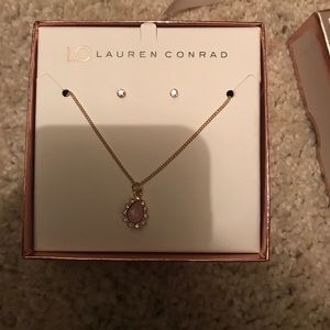 Neakless and earrings