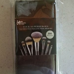 It cosmetics 6 pc brush set