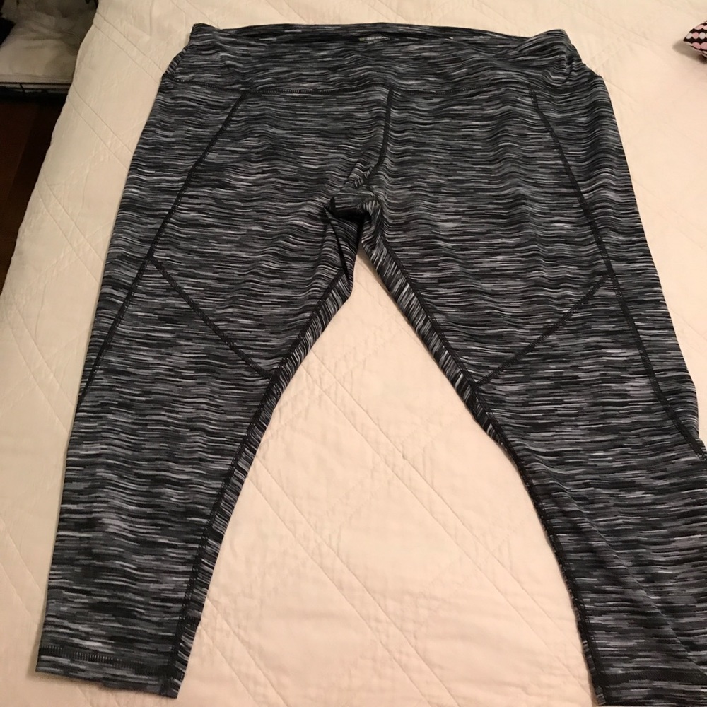 Exercise crop pants